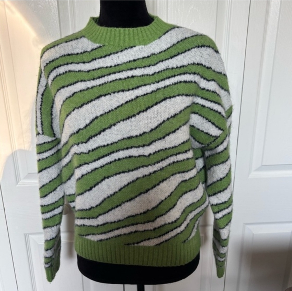 Nasty Gal Green Zebra Animal Print Long Sleeve Knit Sweater -NWOT